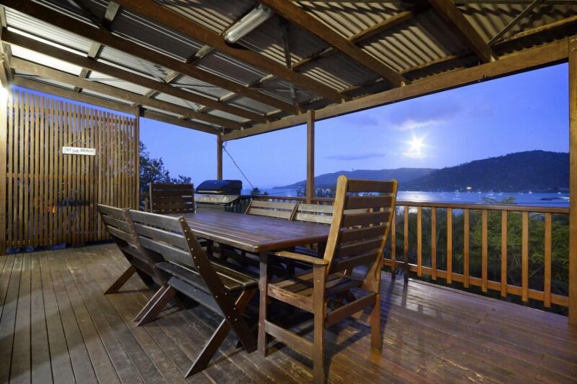 Airlie Guest House Airlie Beach Exterior foto